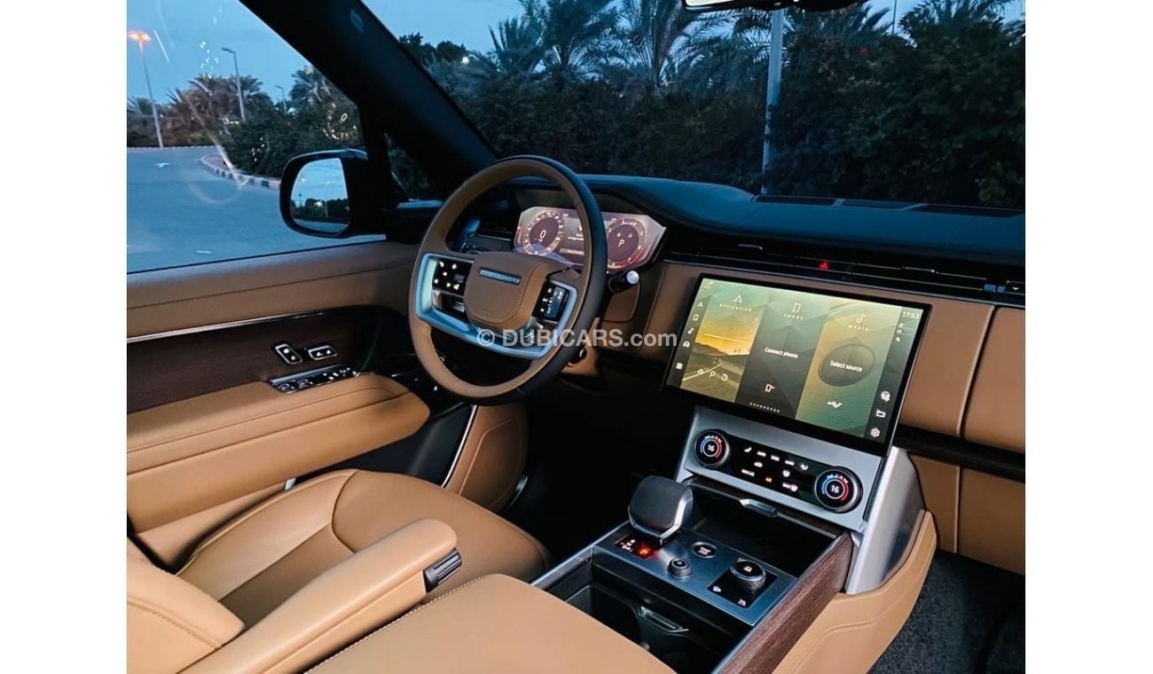 Land Rover Range Rover Range Rover vogue P 530 GCC FULL OPTION perfect condition under warranty