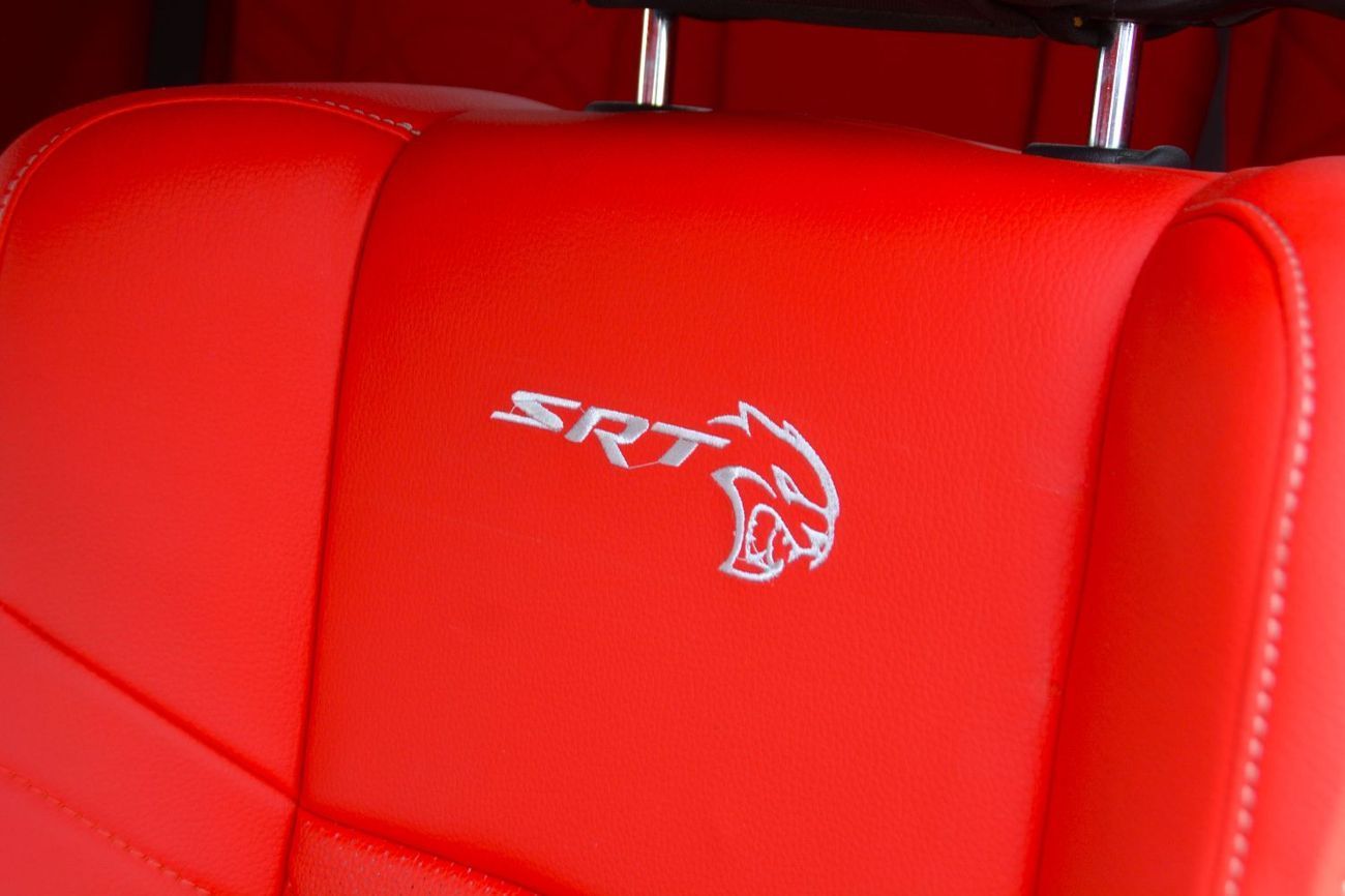 Dodge Challenger GT 3.6L DOUBLE COLOR BLACK & WHITE