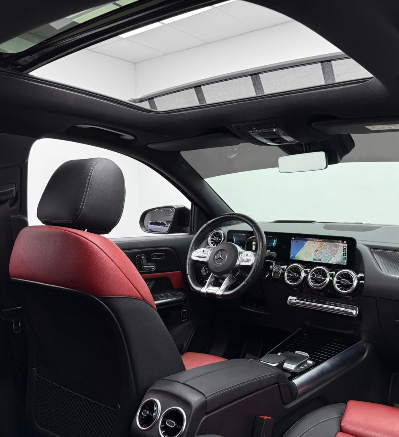 مرسيدس بنز GLA 35 AMG 4MATIC 2022 Mercedes-AMG GLA35 ,Gargash Warranty + Service Contract ,Full Gargash Service History ,G