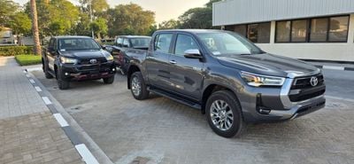 تويوتا هيلوكس RHD DIESEL FULL OPTION