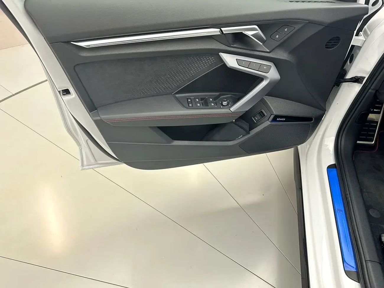 Audi S3 Sedan TFSI 333hp (Ref# 77722)