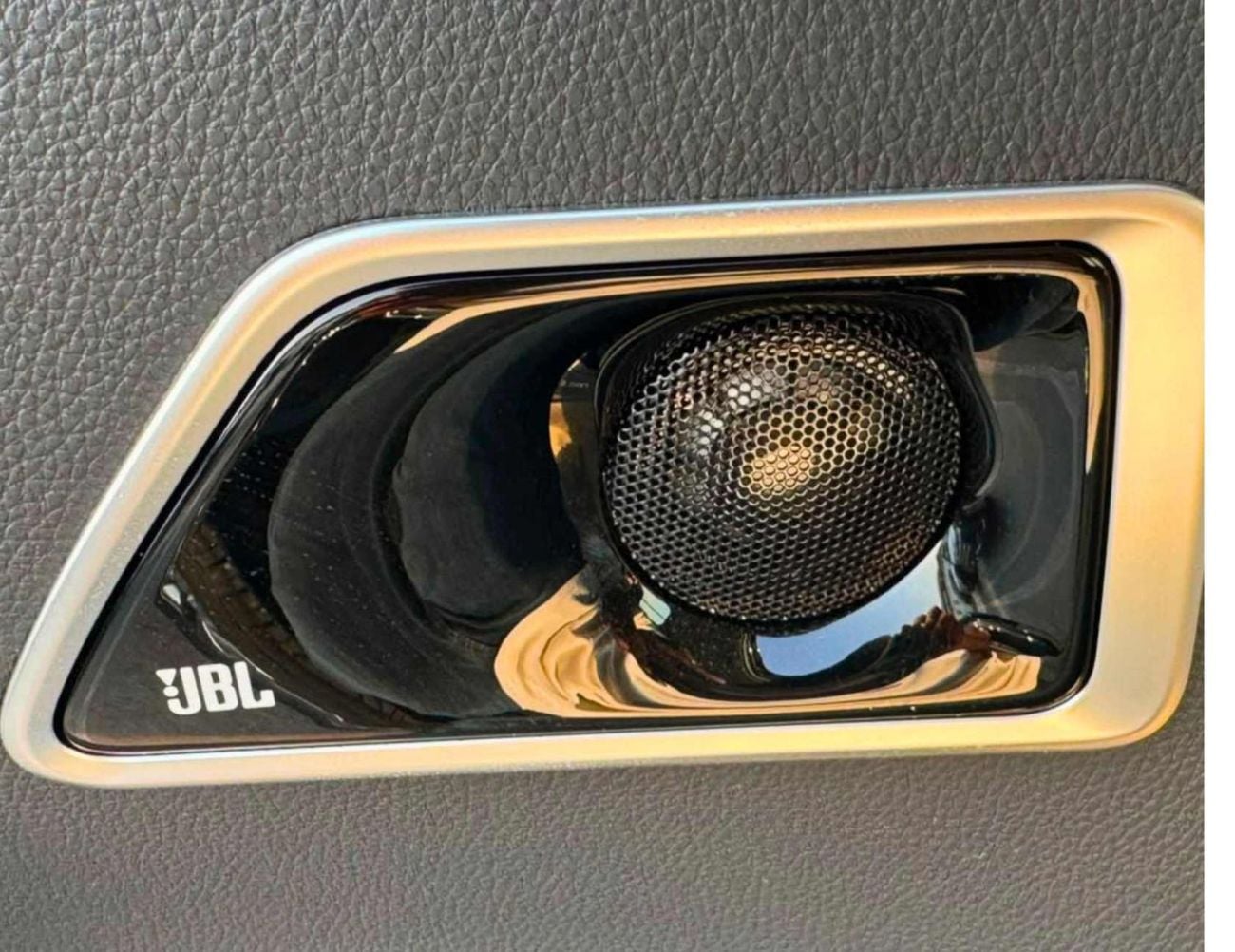تويوتا لاند كروزر GXR TWIN TURBO || 3.5L V6 PETROL | RADAR | SUNROOF | JBL SPEAKERS | COOL BOX (CODE # GXRPR)