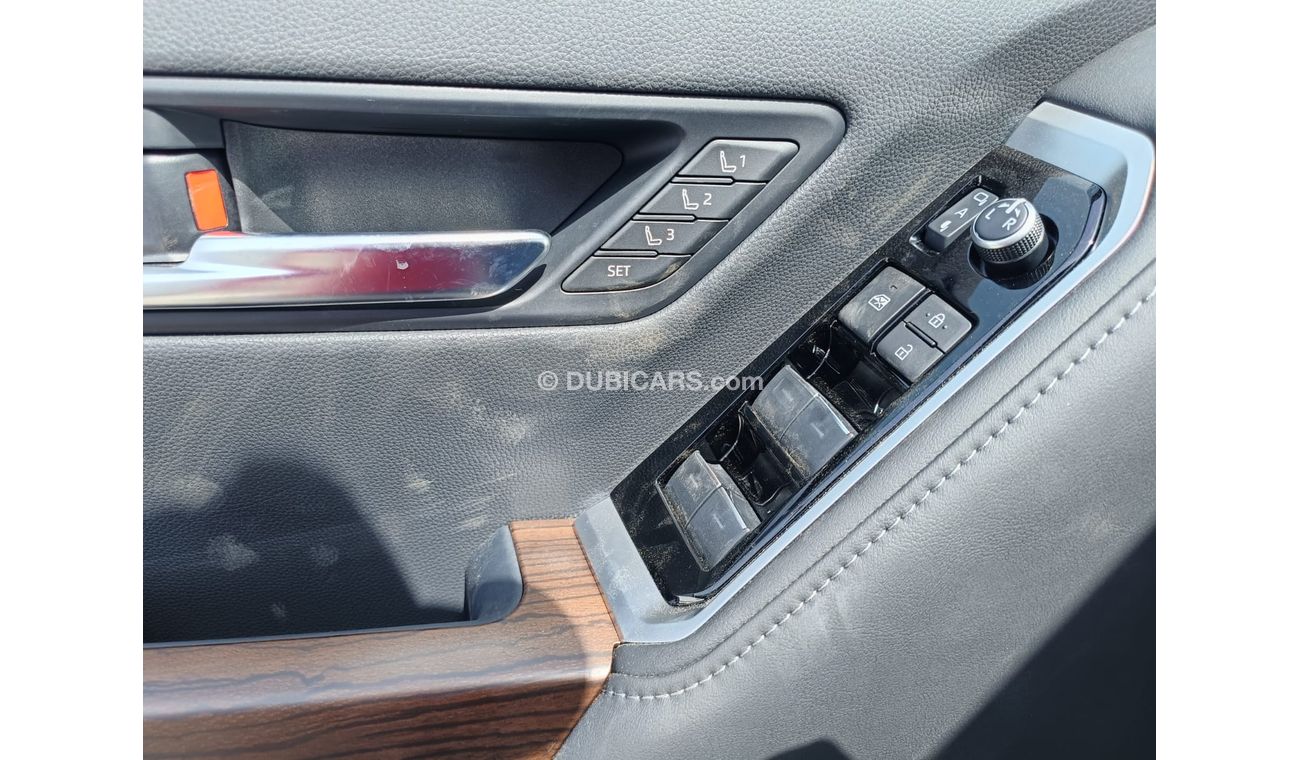 Toyota Land Cruiser VXR 3.3L Diesel, Finger Print Start Button. Europe Specs Fully Loaded / Radars (CODE # 32750)