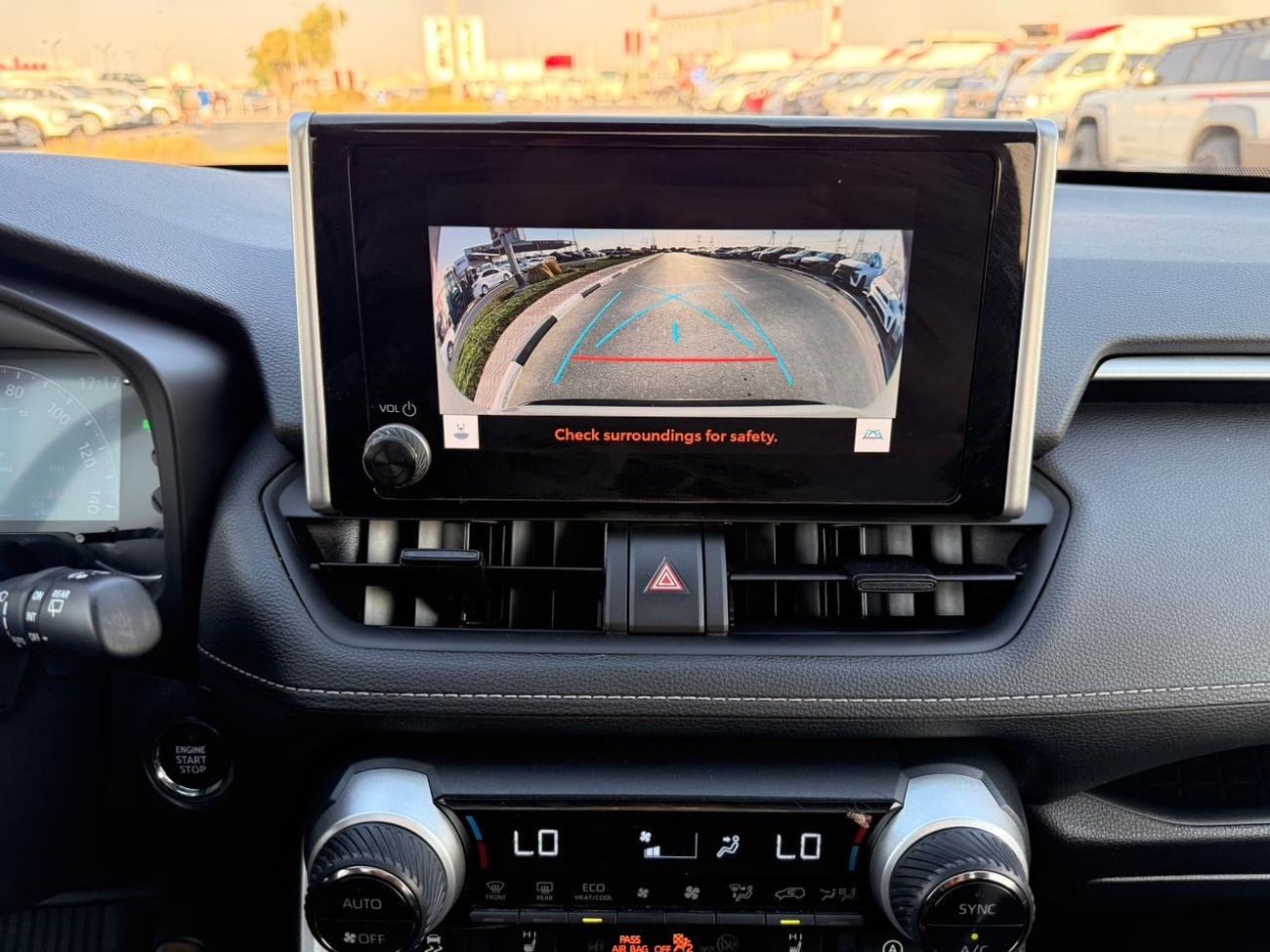 تويوتا راف ٤ XLE 2.5L Full option