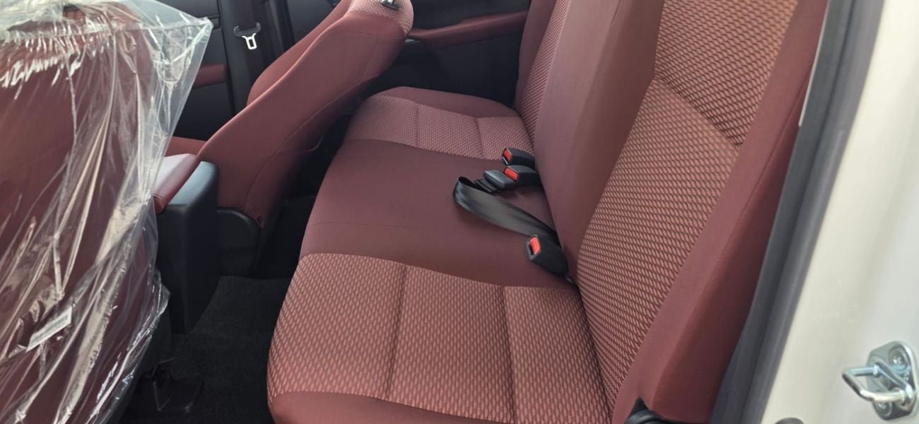 Toyota Hilux PETROL 4X2 AUTO GEAR