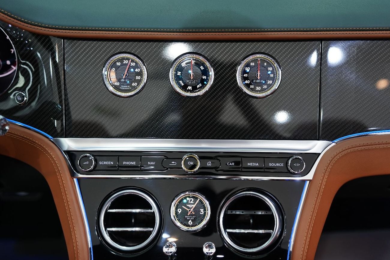 بنتلي كونتيننتال جي تي سي V8, Carbon Interior, Rotating Display, Touring Specification, GCC Spec!!