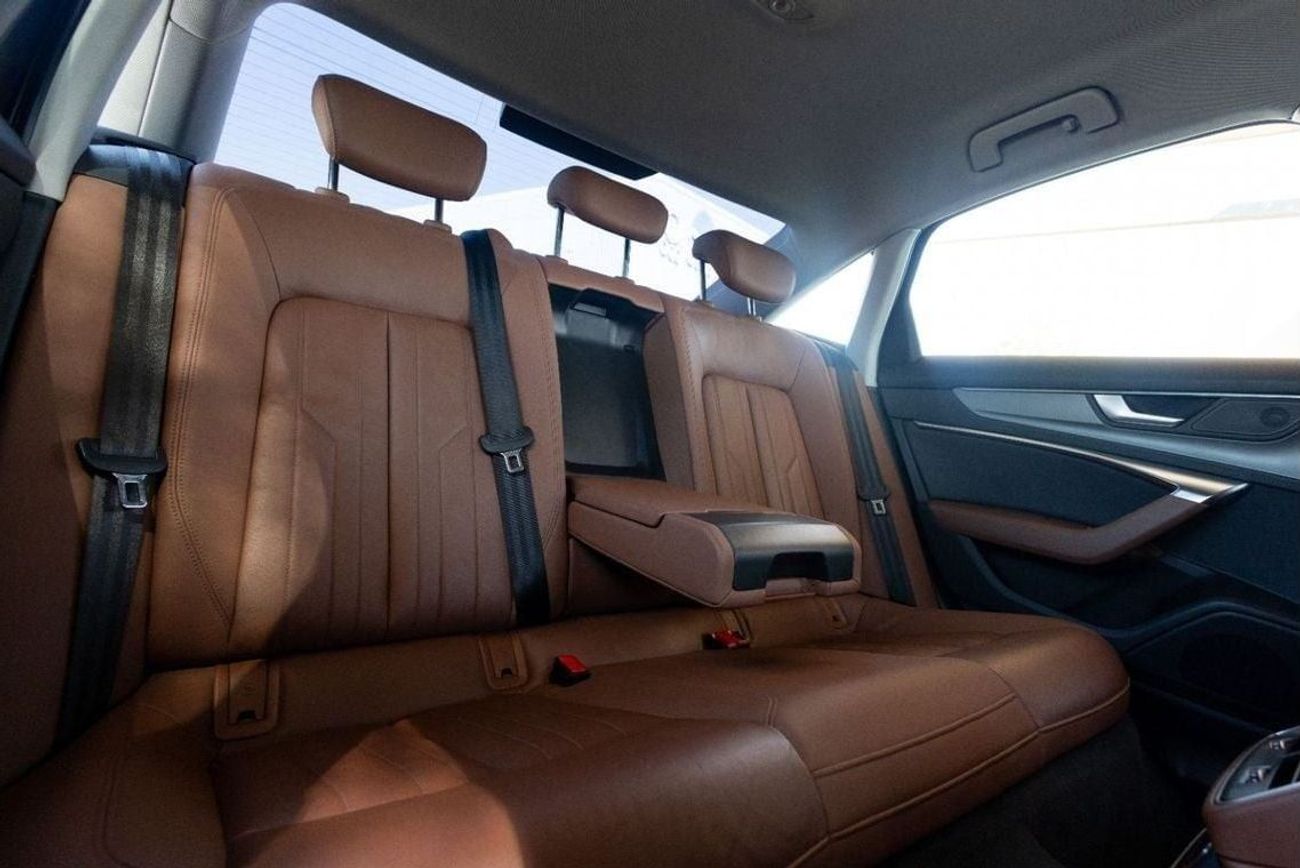 أودي A6 40 TFSI 2.0L Audi A6 40TFSI 2022 GCC under Warranty with Flexible Down-Payment.