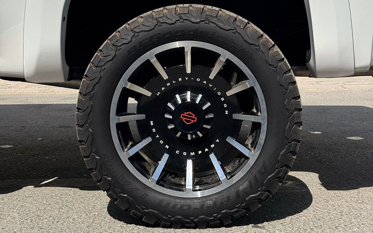 جي أم سي سييرا 6.2 V8 1500 AT4 harley davidson in LEFT HAND DRIVE