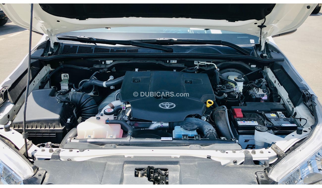 Toyota Hilux 2.4L DIESEL 4X4 MANUAL SINGLE CABIN (FOR LOCAL AND EXPORT)