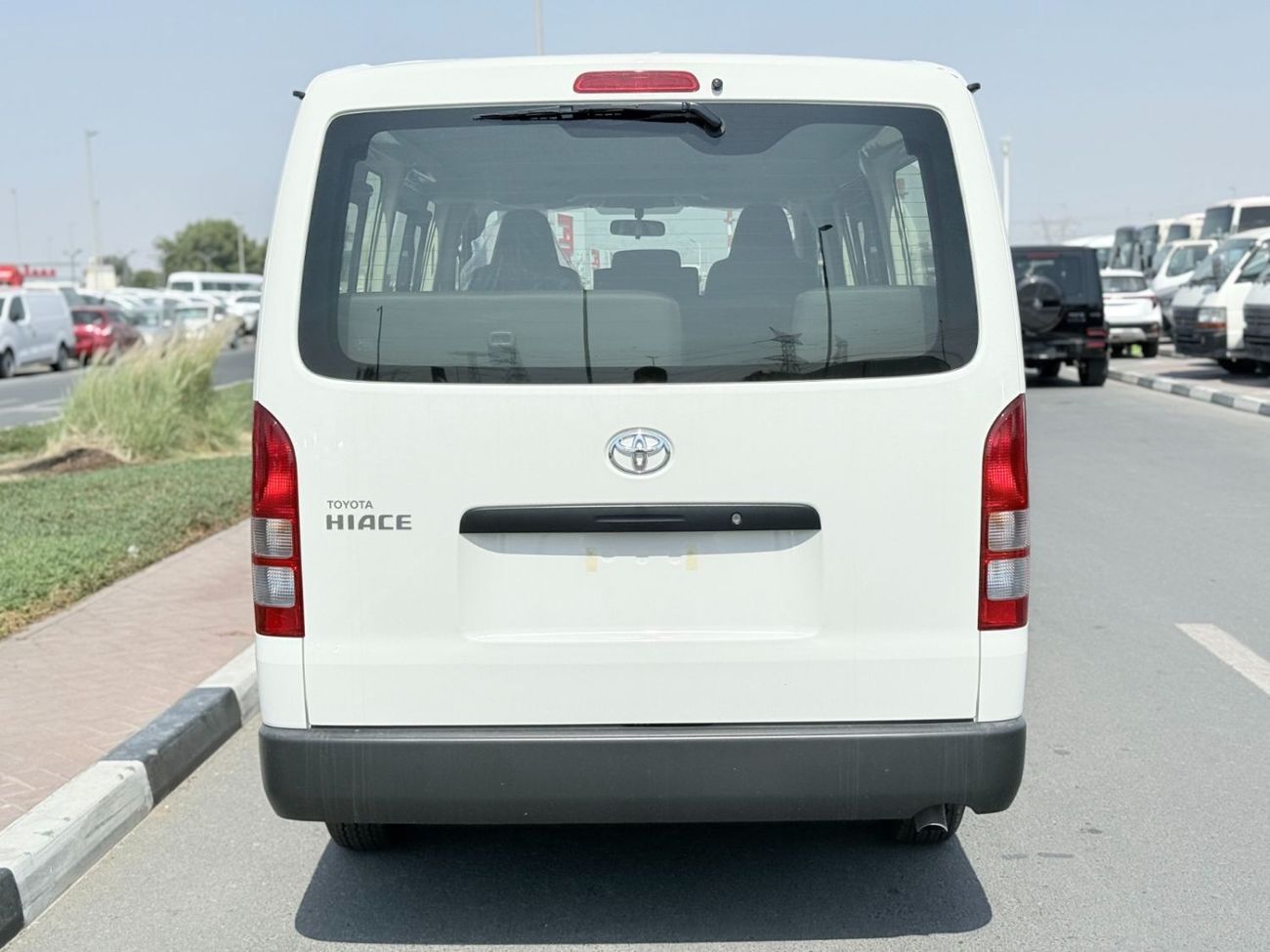 Toyota Hiace 2025 Toyota Hiace Standard-Roof 15-Seater 2.7L 4-Cyl Petrol M/T RWD (Old-Shape) Africa Only