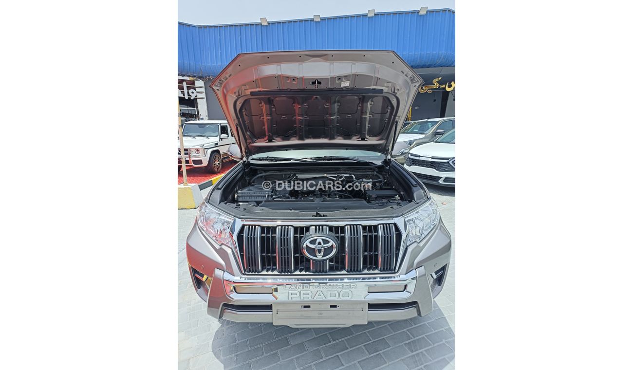 Toyota Prado VXR / V4 / 2.7L /  GCC / RTA PASS / NON ACCIDENT / ORIGINAL MILEAGE/  (LOT # 10676)