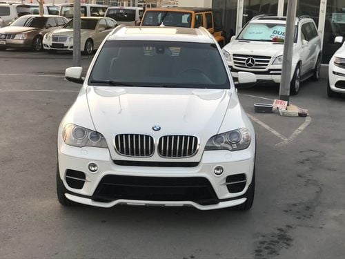بي أم دبليو X5 موديل 2013 خليجي فل مواصفات كراسي جلد ومثبت سرعه وتكييف خلفي ونقطه عمياء  و5 كاميرات وتبريد وتسخين ف