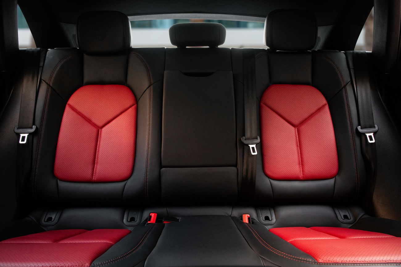 Porsche Macan 4,211 P.M | 0% Downpayment | Porsche Macan | Low Mileage!