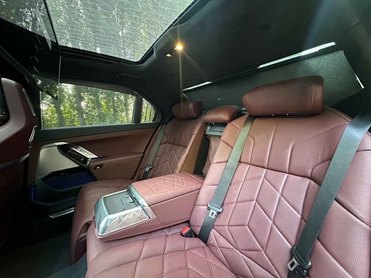 بي أم دبليو 735i 3.0-liter Turbocharged V6 | 286 HP | 2025 | GCC Specs | Warranty & Service | Full Options | Excellen