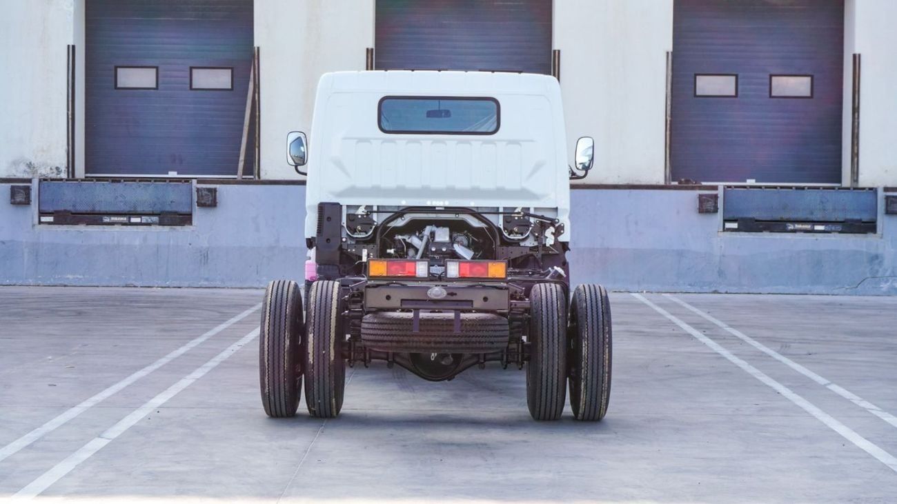 Mitsubishi Canter Van 4x2 4.2l 4CLY CHASSIS