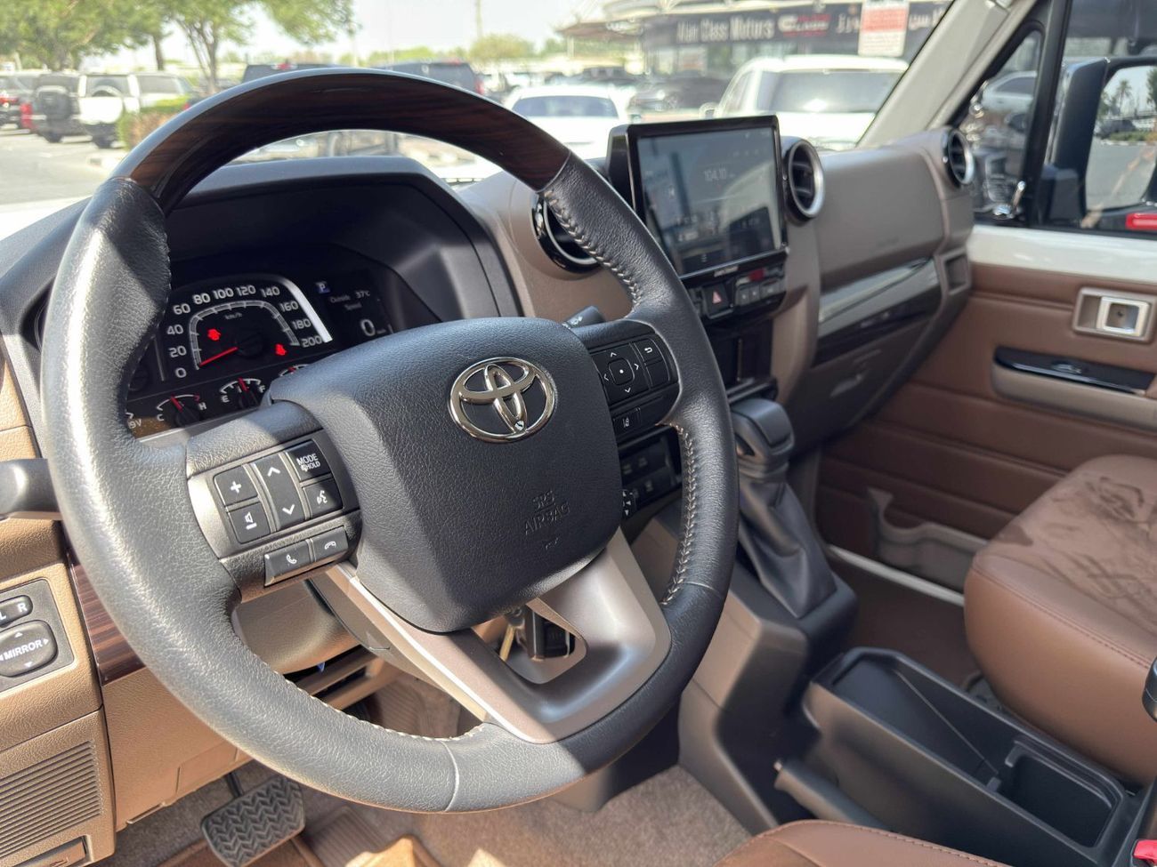 تويوتا لاند كروزر 70 GCC SPEC NEAT AND CLEAN VERY LESS KM