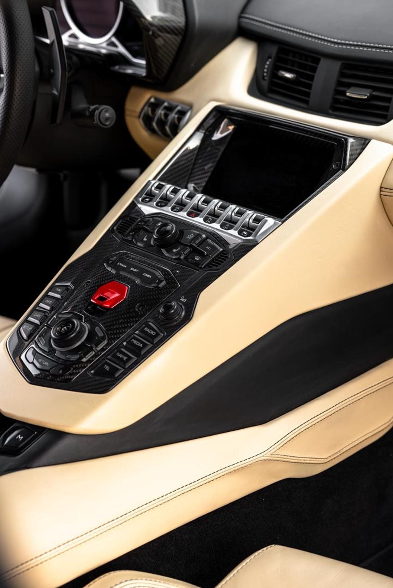 Lamborghini Aventador Roadster GCC Full Service history