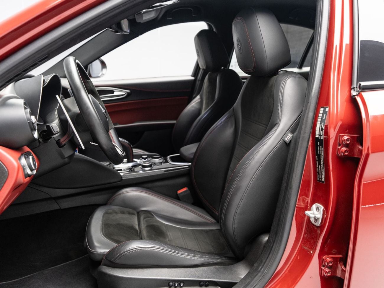 ألفا روميو جوليا QUADRIFOGLIO QUADRIFOGLIO