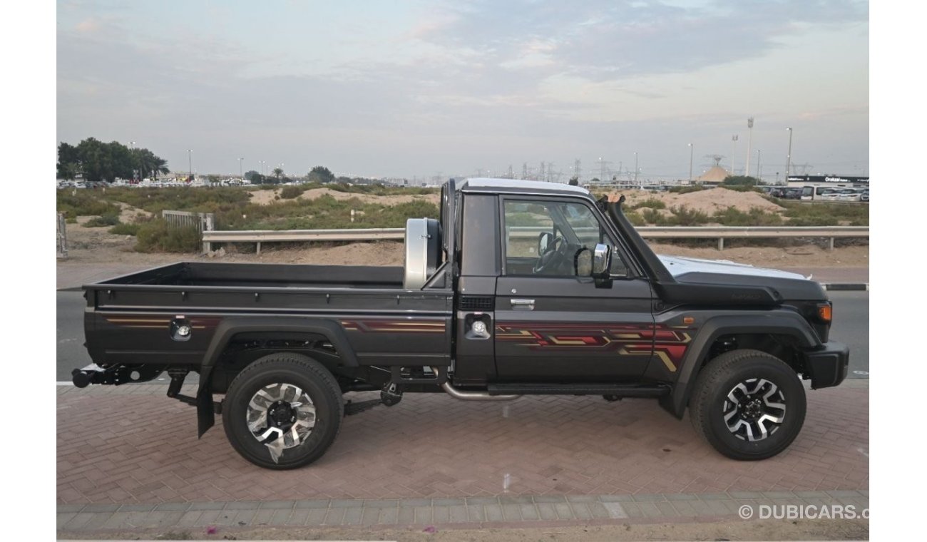 تويوتا لاند كروزر بيك آب TOYOTA LAND CRUISER PICK UP SINGLE CAB 2.8L 4WD DIESEL AUTOMATIC 2024 MODEL