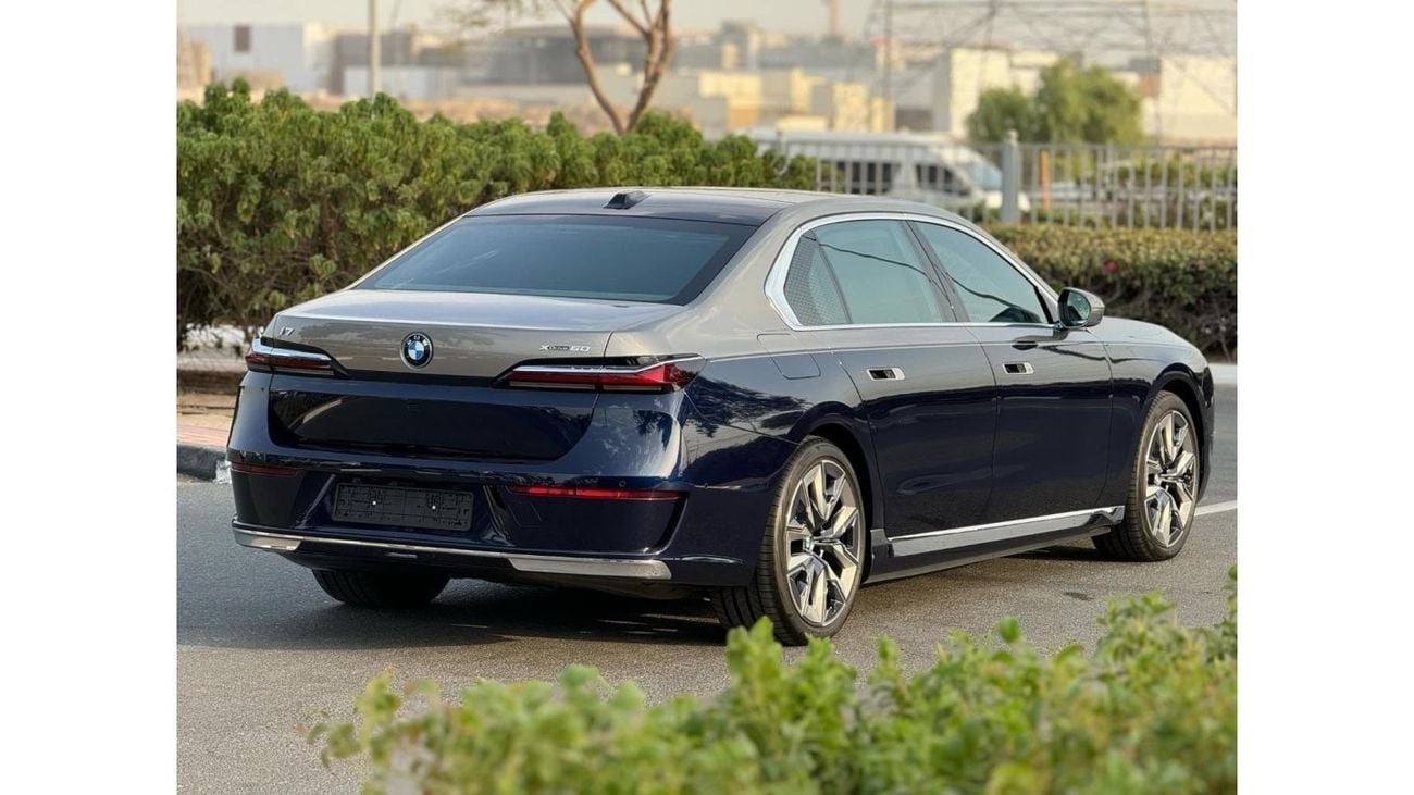 BMW i7 GCC SPEC UNDER WARRANTY AND SERVICE CONTRACT