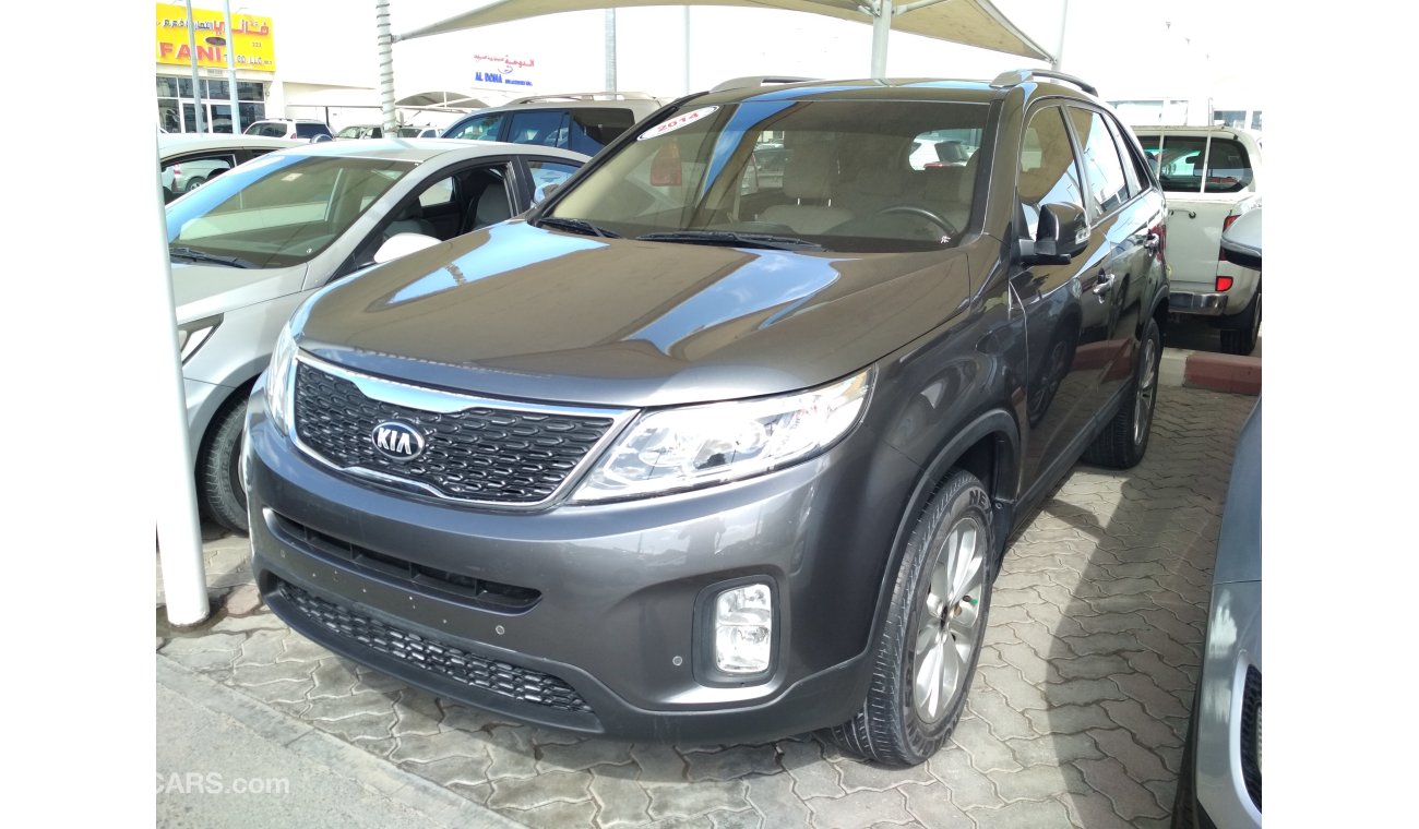 Kia Sorento 2014 GREY GCC NO PIANT  NO ACCIDENT PERFECT