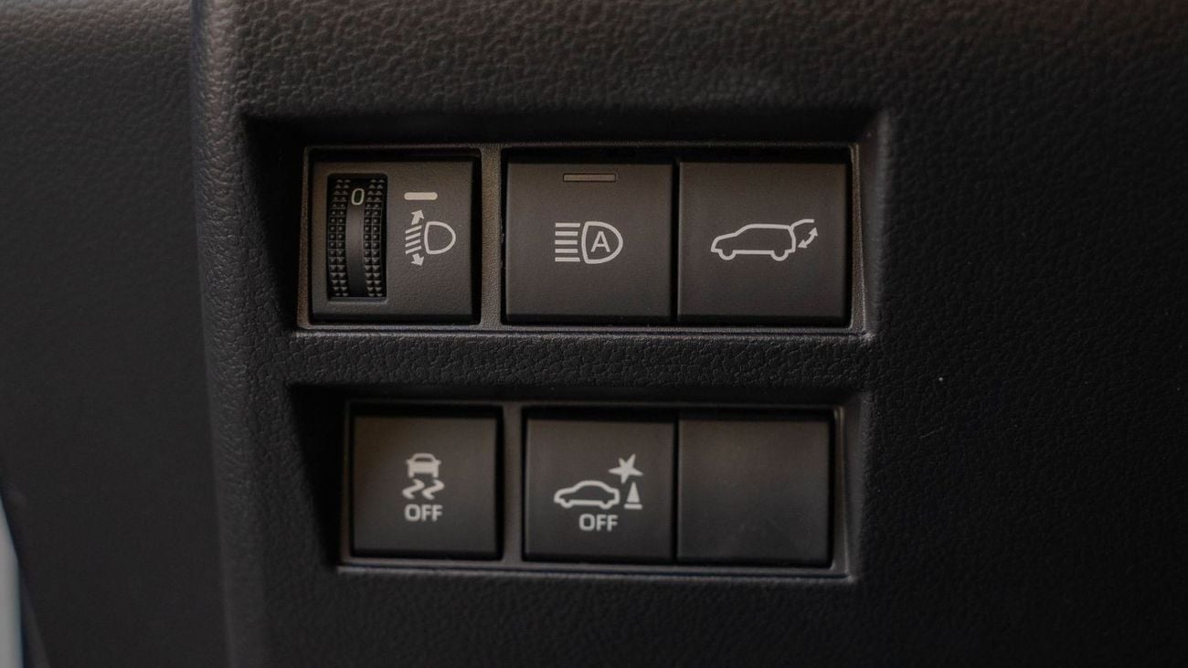 تويوتا لاند كروزر 2025 Toyota Land Cruiser 300 GXR 3.3L Twin Turbo AT Diesel (White)