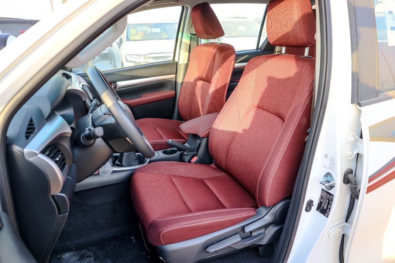 تويوتا هيلوكس  Toyota Hilux (TGN126) 2.7L 4WD – 2026 Model (Manual, 4 Doors)