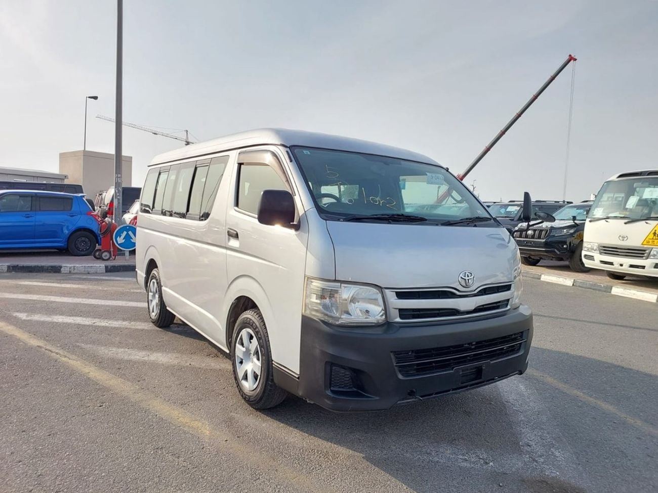Toyota Hiace TOYOTA HIACE COMMUTER VAN RHD 2011 MODEL 2.7 L PETROL AUTOMATIC(PM24057)