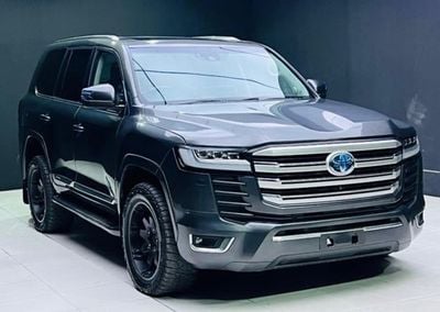 Toyota Land Cruiser GXR 2018 Model Facelift to Lc300 2024 Shape RHD Diesel Engine Full Option