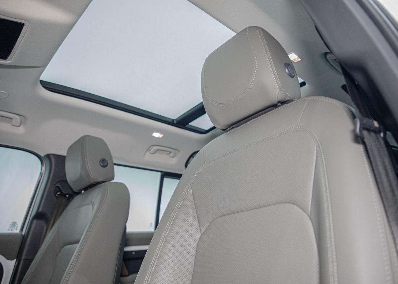 لاند روفر ديفندر 110 SE P400 3.0L