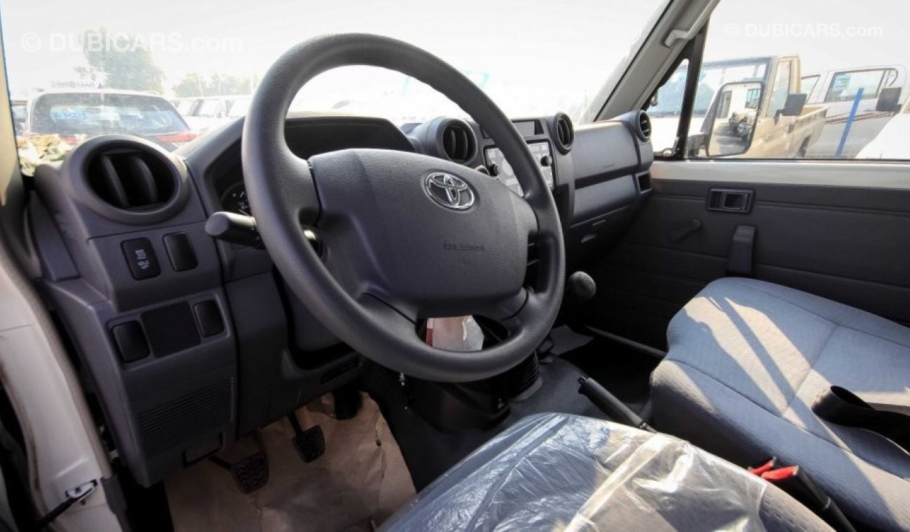 Toyota Land Cruiser 4.5 L V8 HARD TOP (VDJ 78)