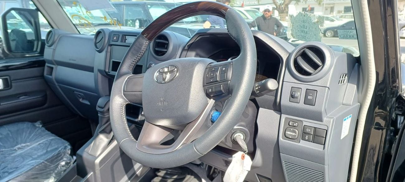 تويوتا لاند كروزر 70 RHD 2.8 DIESEL