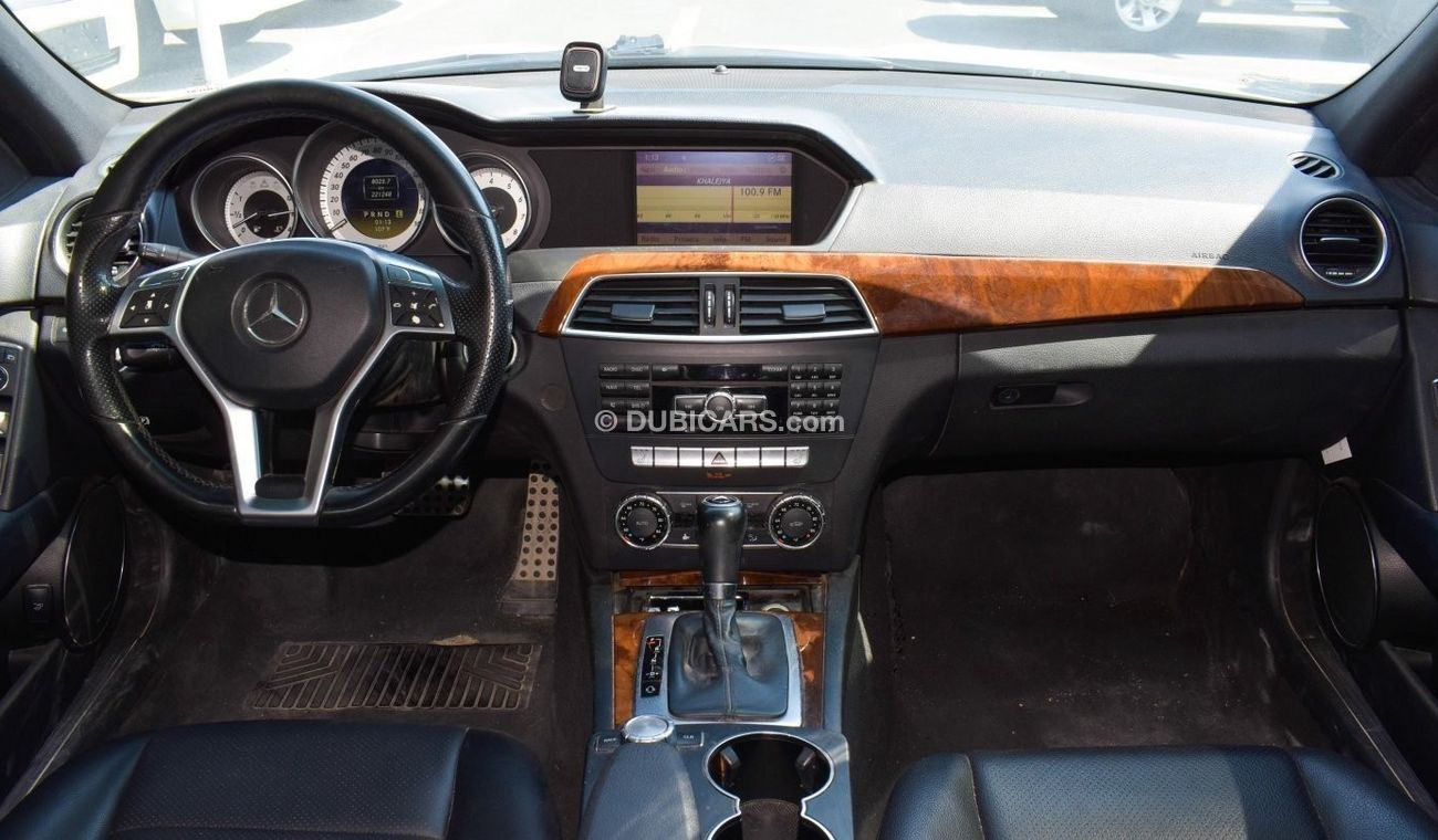 Mercedes-Benz C 300 4 Matic