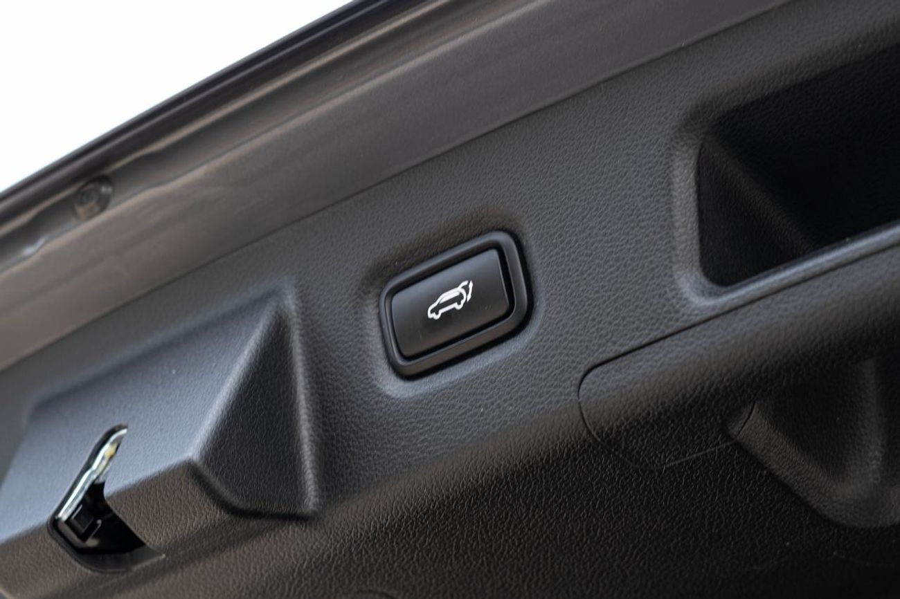 Hyundai Santa Fe hybrid