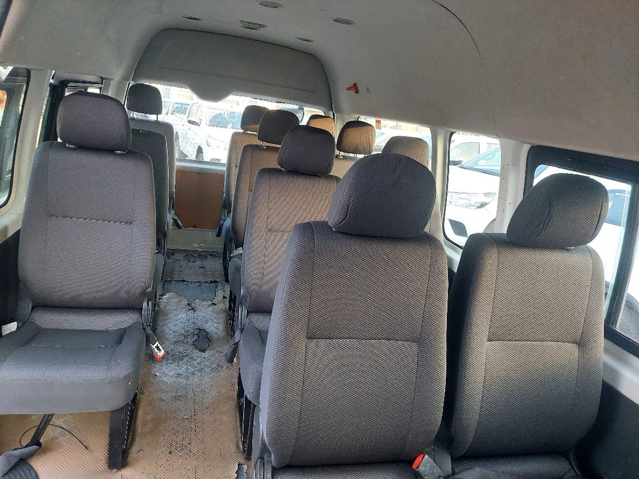 Toyota Hiace 2.7L PETROL HIGHROOF 13 SEATER MANUAL TRANSMISSION