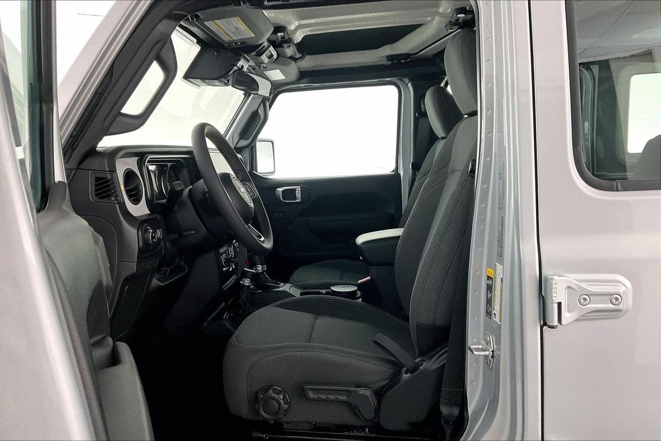 Jeep Wrangler Sahara Plus Unlimited | 1 year free warranty | 0 Down Payment