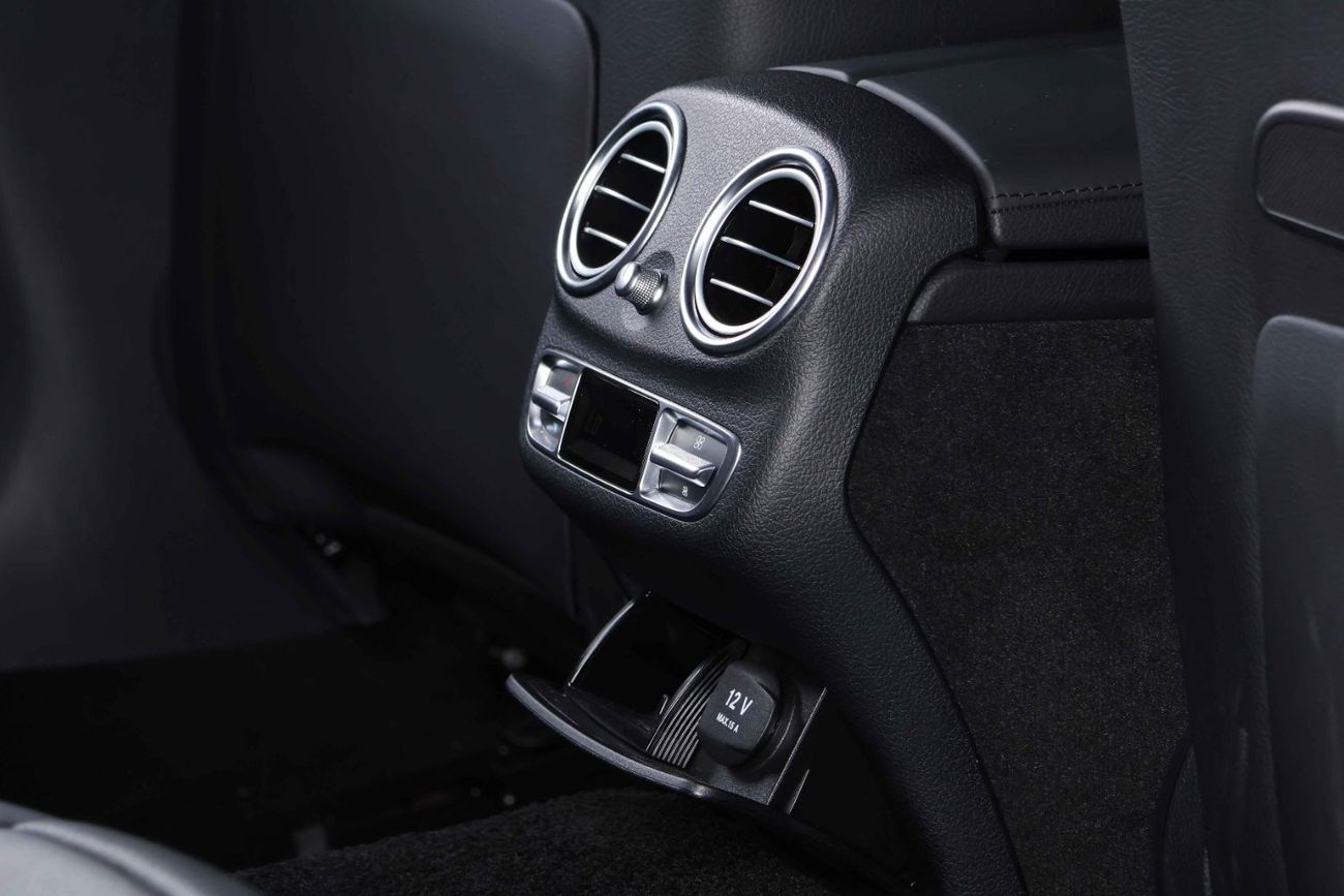 Mercedes-Benz E 53 AMG Std 3.0L 2019-MERCEDES BENZ E53 AMG-WARRANTY AND SERVICE CONTRACT AVAILABLE-FULL SERVICE HISTORY