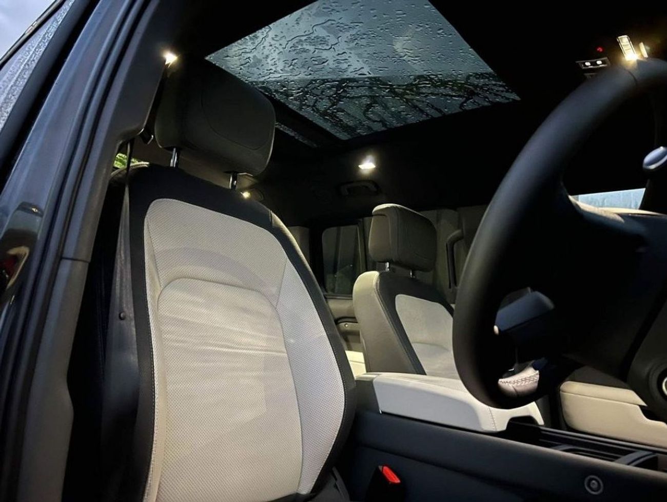 Land Rover Defender 130 3.0 P400 MHEV X RHD