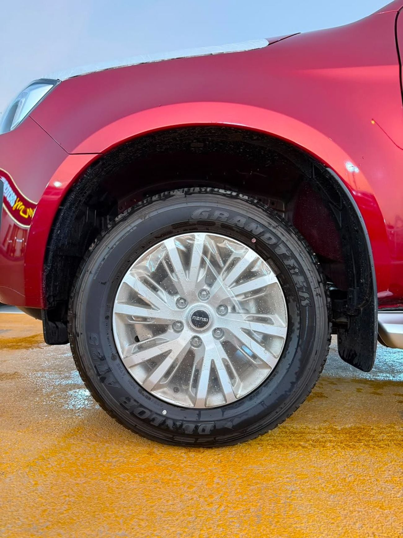 إيسوزو D ماكس ISUZU DMaX - 3.0L - CREW CaB - 4WD - LS - 2027 - RED