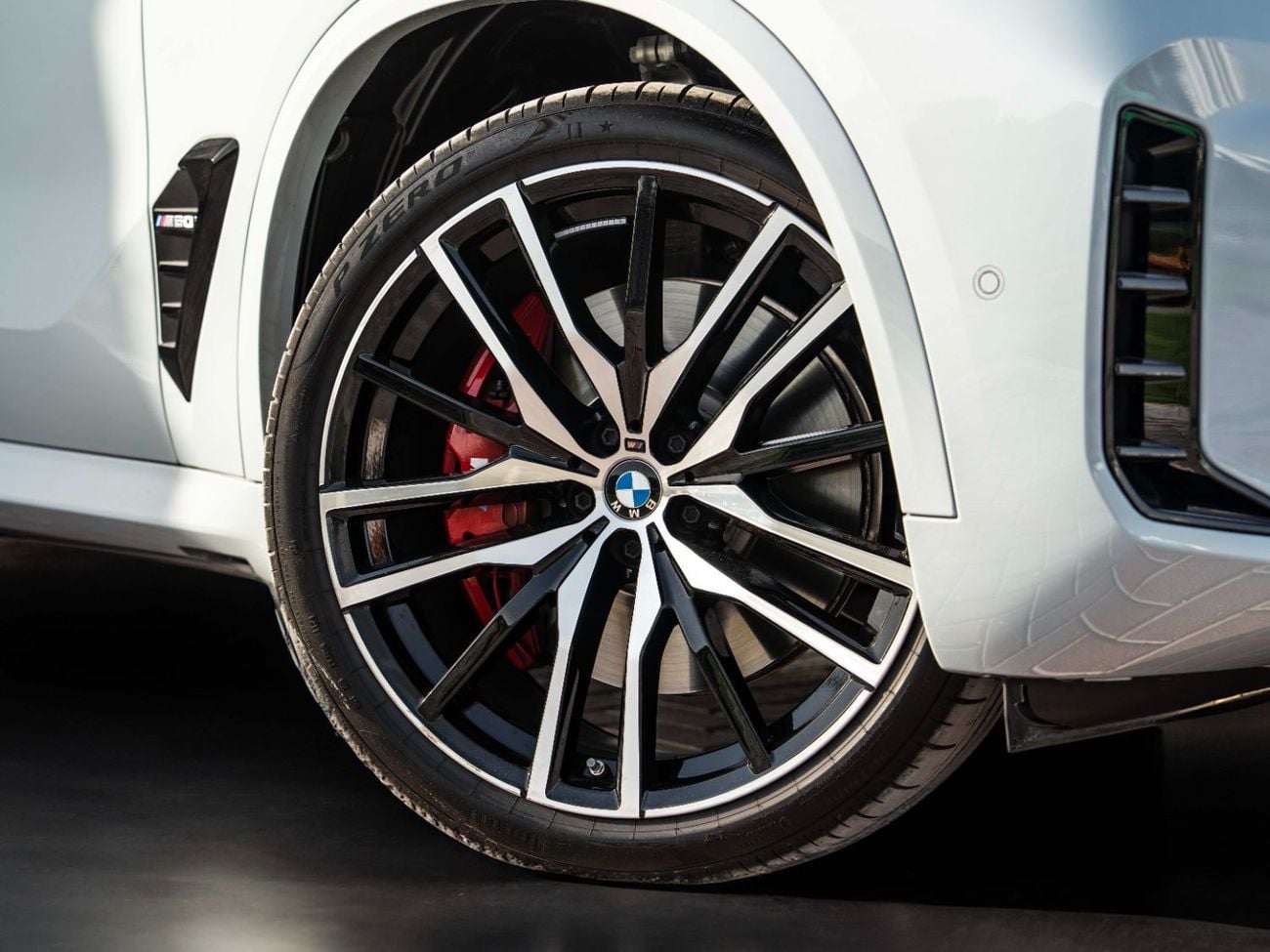 بي أم دبليو X5 M60i xDrive