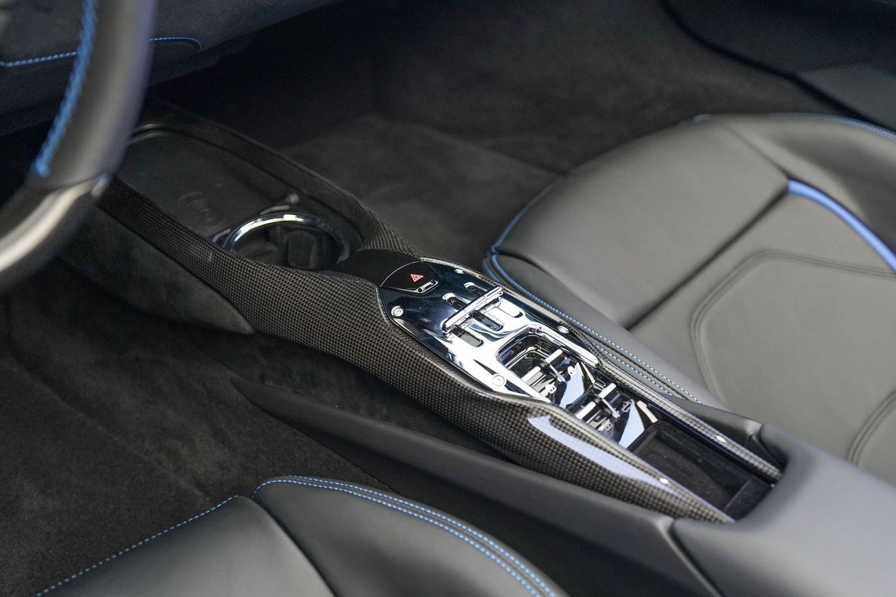 فيراري 296 GTS