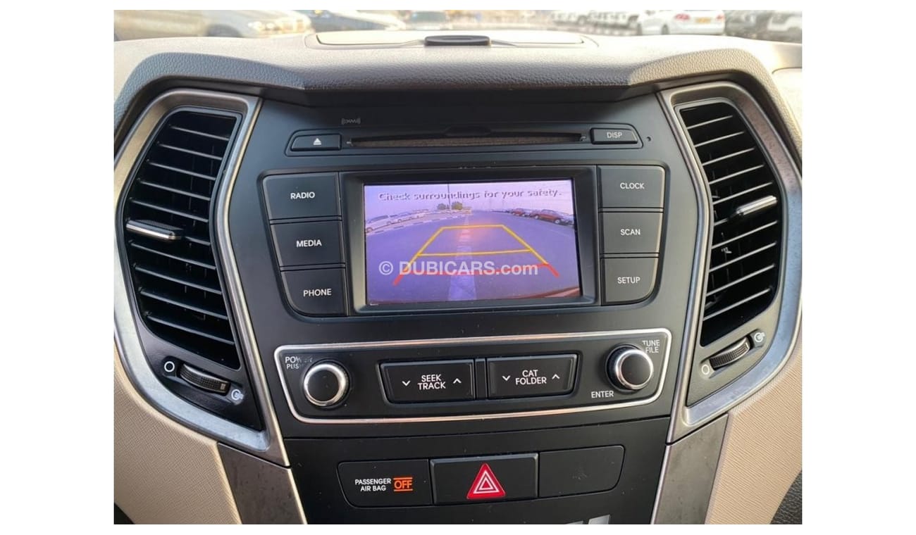 Hyundai Santa Fe 2017 HYUNDAI SANTAFE SPORT 2.4L AWD / MID OPTION