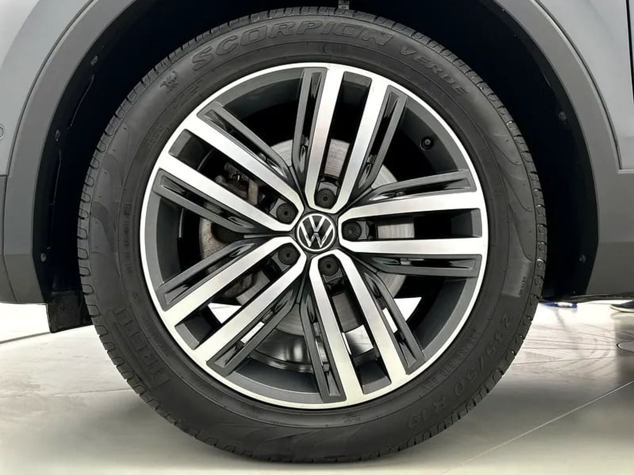 Volkswagen Tiguan Tiguan Elegance With Camera 2L (Ref#43379)