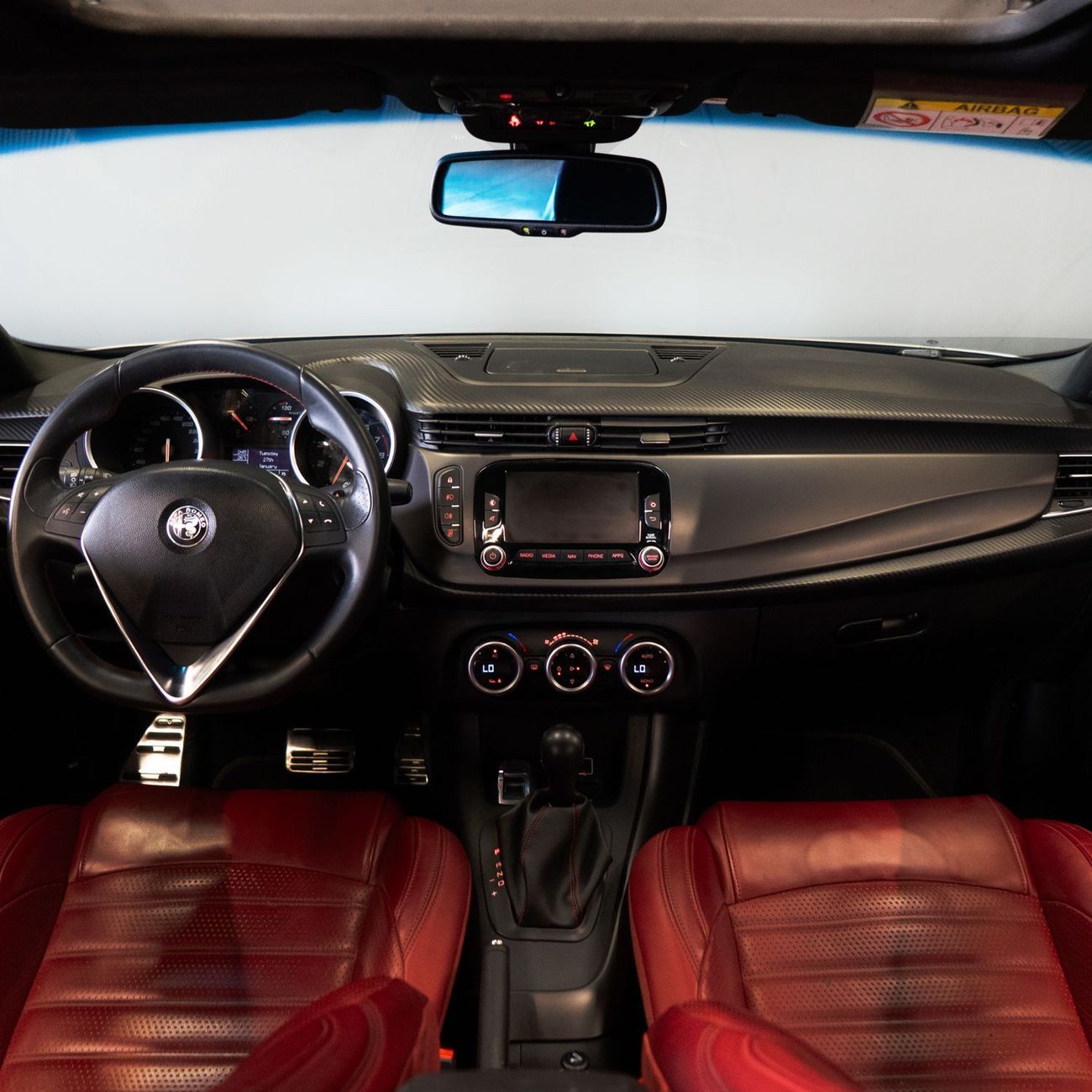 Alfa Romeo Giulietta AED 861 pm • 0% Downpayment • Alfa Romeo Giulietta • Agency Warranty