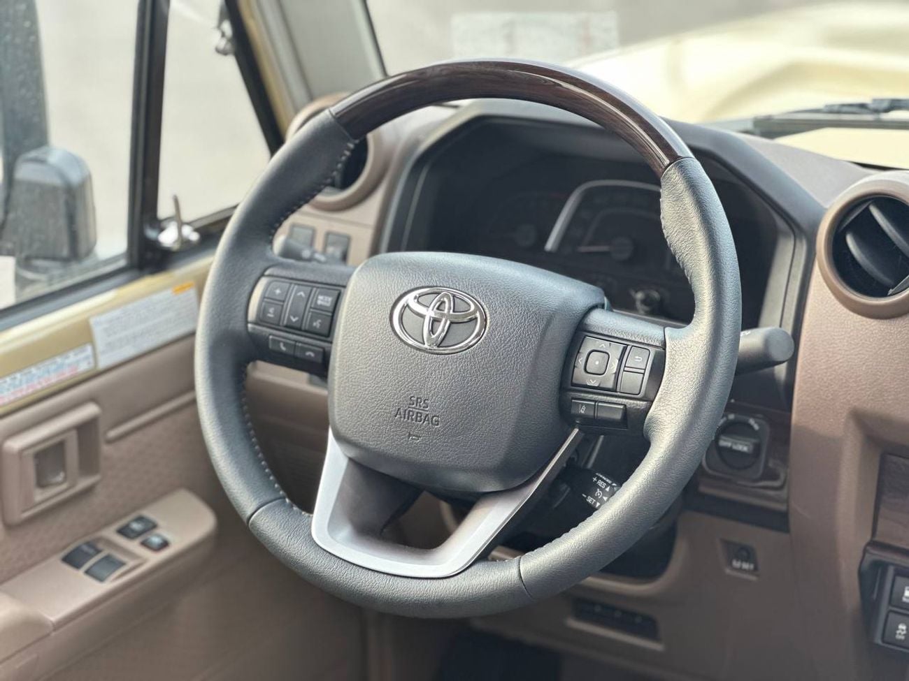 Toyota Land Cruiser Pickup 70