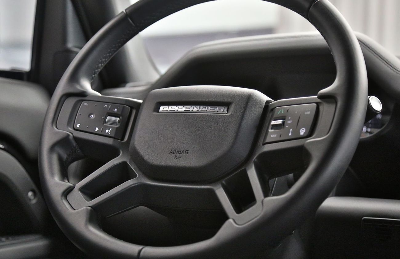 Land Rover Defender 2025 Plug-in P425 German Specification