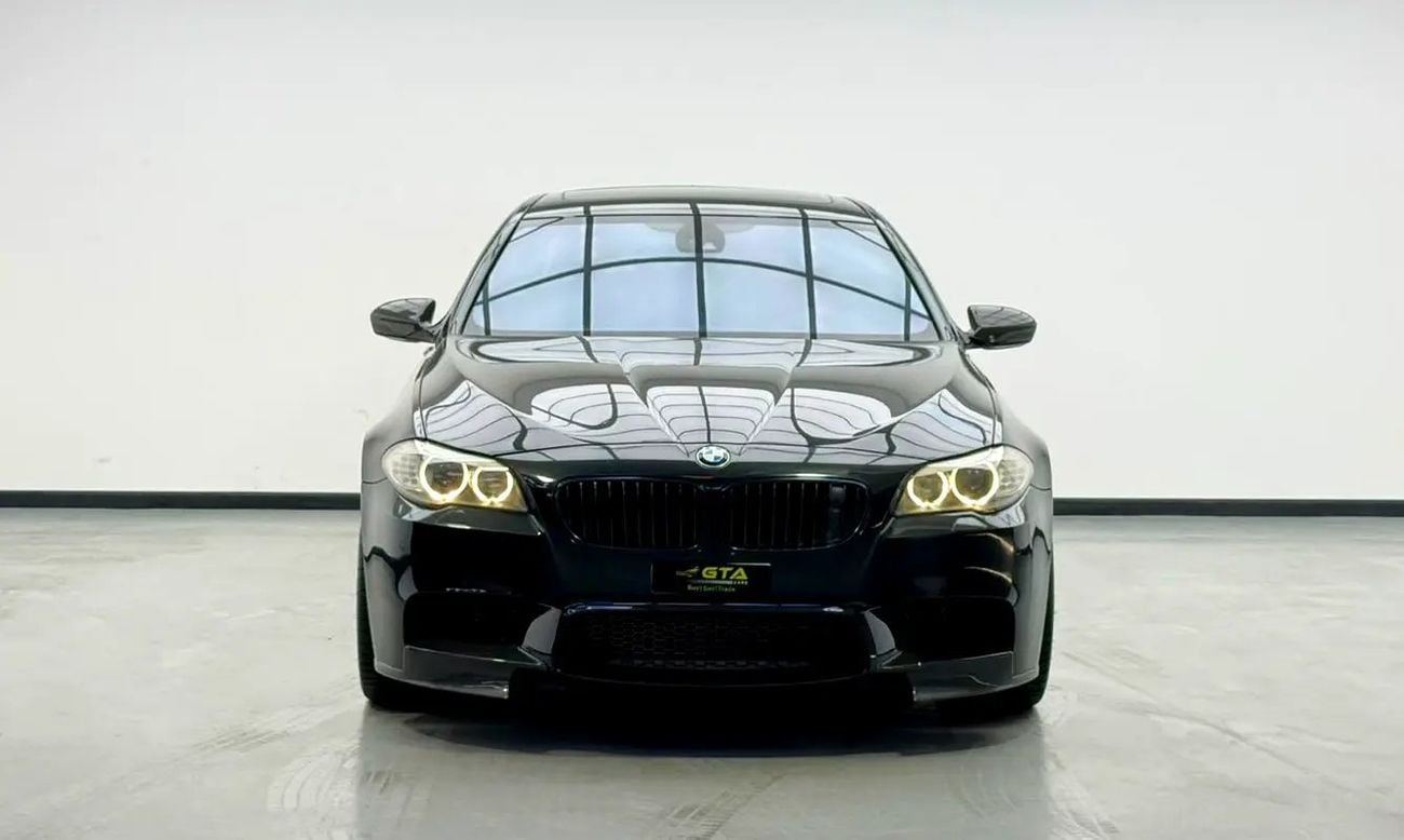 بي أم دبليو M5 ستاندارد Stage 2 Tuned, Carbon Fiber Exterior, Fully Loaded, Excellent Condition, GCC