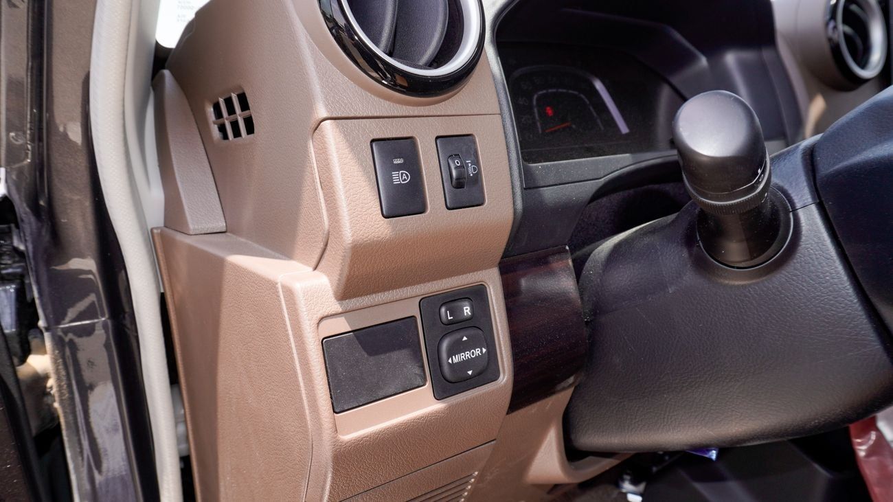 Toyota Land Cruiser 70 LX 4.0 L V6