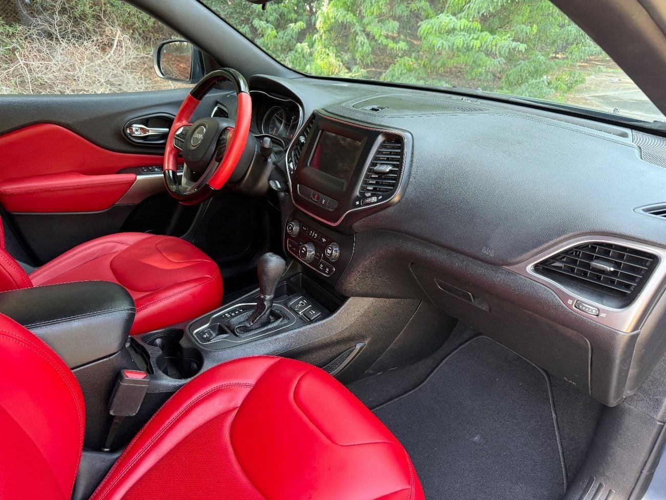 جيب شيروكي Sport 2.4L