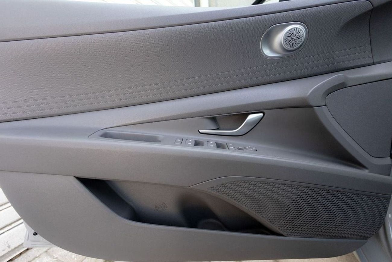 Hyundai Elantra Smart 1.6L Hyundai Elantra 2023 GCC under Agency Warranty with Flexible Down-Payment.